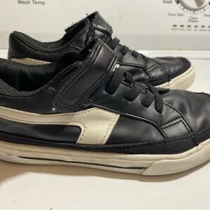 Tommy Bahama Black and White Kids Sneakers